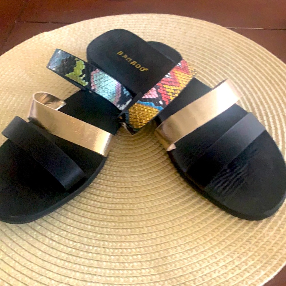 Bamboo Wms Sz 8.5 worn once flat sandals
